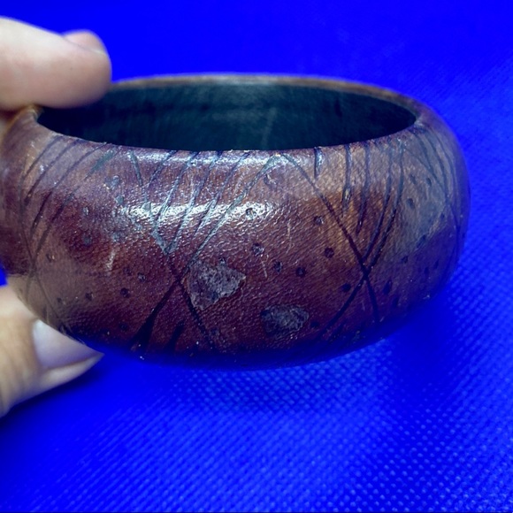 Genuine Leather Bangles (2) - Picture 5 of 11